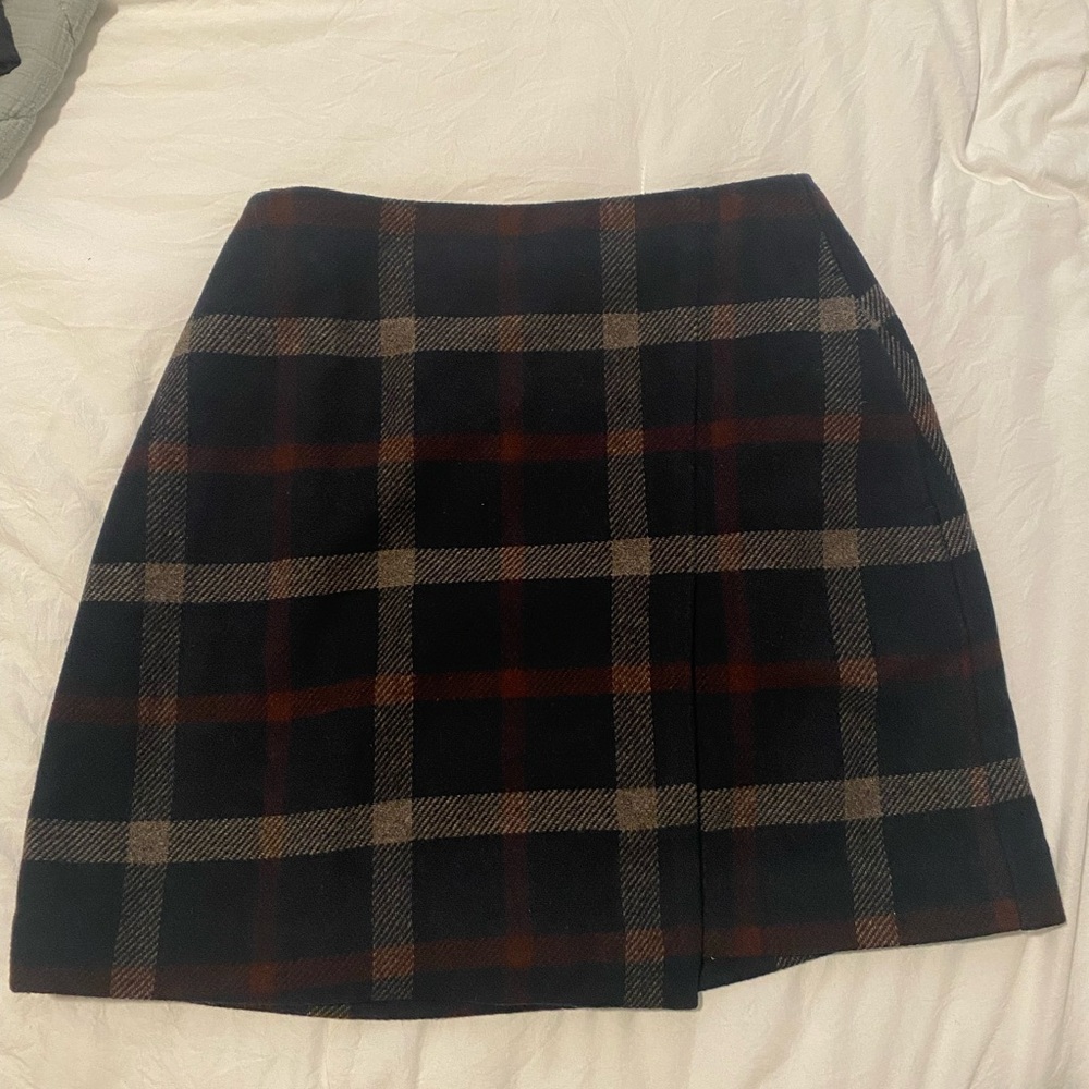 Never worn Uniqlo skirt size 6